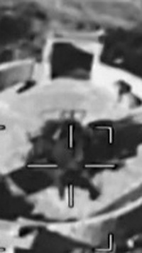 Mỹ tung video xóa sổ tàu chiến Iran, điều tàu đổ bộ USS Tripoli áp sát
