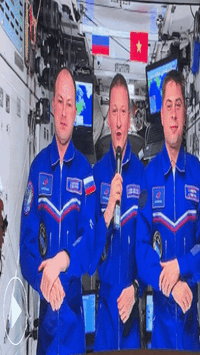 Khoảnh khắc bất ngờ: Lá cờ quốc kỳ Việt Nam xuất hiện cùng lời chúc từ phi hành đoàn trạm ISS