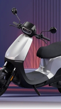 Ra mắt xe điện đi xa tới 320km/sạc, tốc độ 125km/h, giá rẻ hơn Honda Lead