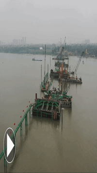 Khung cảnh 'khó tin' tại công trường siêu cầu 16.000 tỷ đồng bắc qua dòng sông biểu tượng của Thủ đô