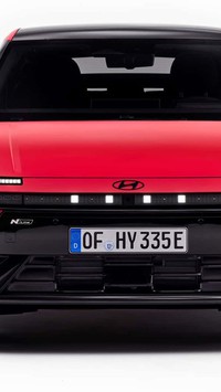 Hyundai ra mắt xe điện cỡ nhỏ mới, đi gần 500 km/sạc