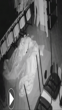 7 nhân viên quán ăn say ngủ, sáng dậy xem camera phát hiện cảnh tượng sợ hãi