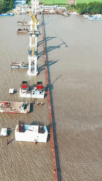 Khung cảnh 'đặc biệt' ở công trình cầu kép 8.000 tỷ đồng, lớn thứ 2 Việt Nam