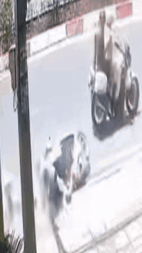 Công an thông tin bất ngờ về chân tướng thực sự vụ clip “CSGT chạy mô tô, cầm gậy đuổi đánh người vi phạm”