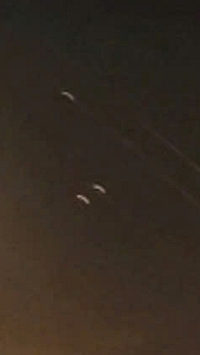 Cảnh "mưa tên lửa" Israel gửi xuống Lebanon: Hơn 250 người chết, Iran lập tức đe dọa trả đũa