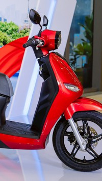 VinFast ra mắt xe máy điện mới: Pin LFP, chạy 160km/sạc, cốp rộng