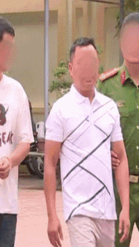 Thi hành lệnh khám xét nơi ở, bắt giữ Phan Duy Hạnh 38 tuổi và Hồ Lê Phát 37 tuổi