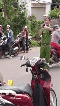 Danh tính gã đàn ông bị tạm giữ hình sự vì lái xe máy truy đuổi, đạp ngã chồng cũ của bạn gái xuống đường