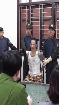 Nghẹt thở giây phút bắt khẩn cấp trùm giang hồ cộm cán Đức "Cộng”