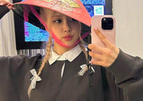 Sau 2 đêm diễn 'bùng nổ', thành viên nhóm BLACKPINK khoe ảnh đội nón lá