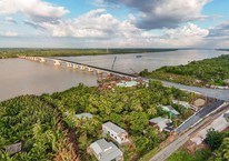 600 người căng mình 'cõng bê tông' vượt sông, quyết đưa cây cầu 8.000 tỷ đồng 'về đích' trước Quốc khánh