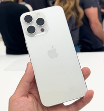 Hàng loạt iPhone giảm giá cực mạnh đầu tháng 5, máy cũ về mức 5,5 triệu đồng "rẻ" chưa từng có