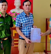 Người đàn ông đến trình báo, công an Quảng Ninh lập tức tiến hành xác minh chủ tài khoản ngân hàng nhận số tiền chuyển khoản 499.999.999 đồng