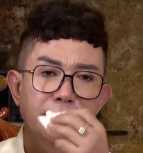 Long Nhật tuyên bố từ chức