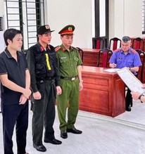 Bắt tạm giam, khám xét nơi ở của Lê Văn Toàn