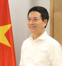Bộ trưởng Nguyễn Mạnh Hùng nhận nhiệm vụ mới