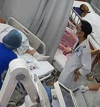 TP HCM: Cứu sống 2 sinh viên bị đâm nguy kịch