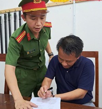 Bắt tạm giam "đại gia" ngành gỗ Nguyễn Sĩ Khoa