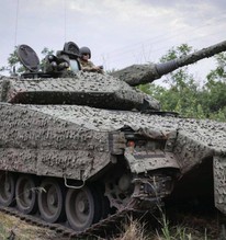 Xe chiến đấu bộ binh CV90 được quảng cáo rầm rộ không thể tạo ra bước ngoặt