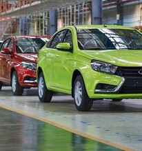 Cả lô xe Nga, chiếc đắt nhất chỉ từ 390 triệu: "Nếu bền với ăn xăng ít thì chạy đầy đường"