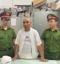 Bắt tạm giam Nguyễn Văn Phượng
