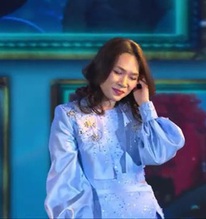 Mỹ Tâm gặp sự cố khi diễn ở Hạ Long, nhắc thẳng khán giả hút thuốc kém duyên
