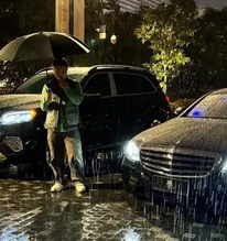 Nhìn người bạn trai giản dị bước xuống từ chiếc Mercedes-Maybach, tôi đứng như chôn chân tại chỗ bởi sự thật phũ phàng