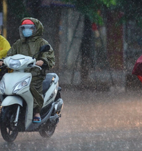 Miền Bắc bất ngờ đón thêm một đợt không khí lạnh mới, mưa rất to