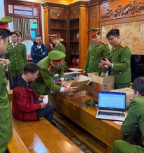 Choáng với số tiền giao dịch trong đường dây của “trùm cuối” giấu mặt, thường chỉ có vài tờ 2 nghìn trong túi