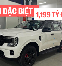 Ảnh thực tế Ford Everest Sport bản đặc biệt gần 1,2 tỷ đồng tại đại lý: Thêm 21 triệu đồng đổi lấy màu sơn kiểu mới, mâm xe giống Ranger Stormtrak