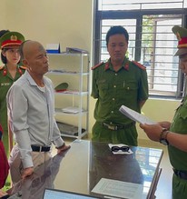 Bắt tạm giam, khám xét nơi ở của vợ chồng Phan Thị Tuyết