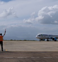 Một sân bay Việt Nam xuất hiện nứt nẻ trên đường băng