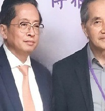 Khung hình đắt giá: Chủ tịch Tập đoàn vừa làm nhà máy chip bán dẫn của Việt Nam cạnh huyền thoại TSMC
