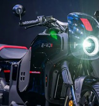 Honda ra mắt xe điện đẹp lạ: Mạnh hơn SH160i, 1 tiếng sạc đầy 80%, màn hình 7 inch, giá bán thế nào?