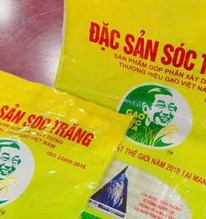 Bắt 2 chủ cửa hàng ở Hà Nội bán hơn 17 tấn gạo ST25 giả