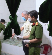 Vào nhà nghỉ với bạn trai, người phụ nữ chạy ra ngoài kêu cứu với nhiều vết thương