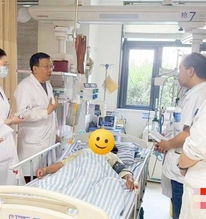 Người phụ nữ toàn thân tím tái sau khi ăn mì: Bác sĩ cảnh báo “chớ nên ăn loại mì này”