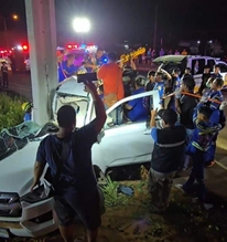 Đi ăn sinh nhật về, gia đình 5 người gặp nạn khiến 3 người tử vong, cứu hộ mở cửa thấy cảnh đau lòng