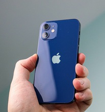 Giá mẫu iPhone này đang "chạm đáy": Đập hộp chưa đến 10 triệu đồng, nhiều lựa chọn hấp dẫn