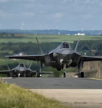 Hàng loạt tiêm kích F-35 đắt tiền nguy cơ thành 'vật trưng bày' vì lý do khó tin
