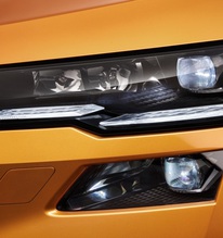 Ở Việt Nam vừa ra mắt xe ngang cỡ Corolla Cross dùng toàn đồ 'xịn': Khung gầm Audi, đèn pha chống chói