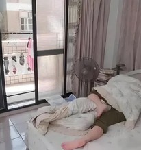 Thi đại học xong, nam sinh ngủ suốt một ngày một đêm, vừa tỉnh dậy liền nói 1 câu khiến bố mẹ sững sờ, nước mắt chảy ròng ròng!