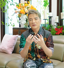 “Ông hoàng nhạc Việt” đình đám một thời: “Họ tàn nhẫn đến mức đó luôn”
