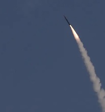 "Soi" từng quả tên lửa Iran phóng đến, Israel nhận ra điều gì?