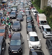 Không chỉ xe máy, hàng triệu ô tô cũng sẽ khó vào 2 khu vực này của Hà Nội chỉ sau 3 năm nữa