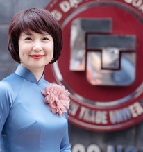 Cựu nữ sinh trở thành tân hiệu trưởng ĐH Ngoại thương, từng gây "bão" với bức thư gửi hàng triệu sĩ tử: "Một vùng biển lặng không tạo ra được thủy thủ giỏi"