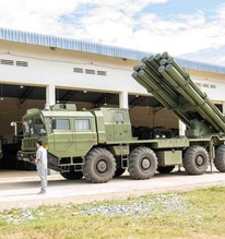 Pháo phản lực AR-2 Campuchia mạnh vượt trội HIMARS