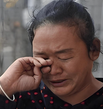 Dù con gái còn đang ở cữ, tôi vẫn phải lén lút xếp đồ về quê vì không chịu nổi con rể
