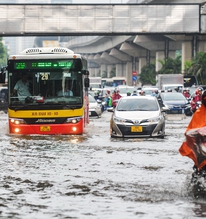 Ngày mai, miền Bắc và nhiều khu vực khác có mưa to