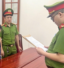 Tạm giam nữ cán bộ y tế Tòng Thị Ngọc
